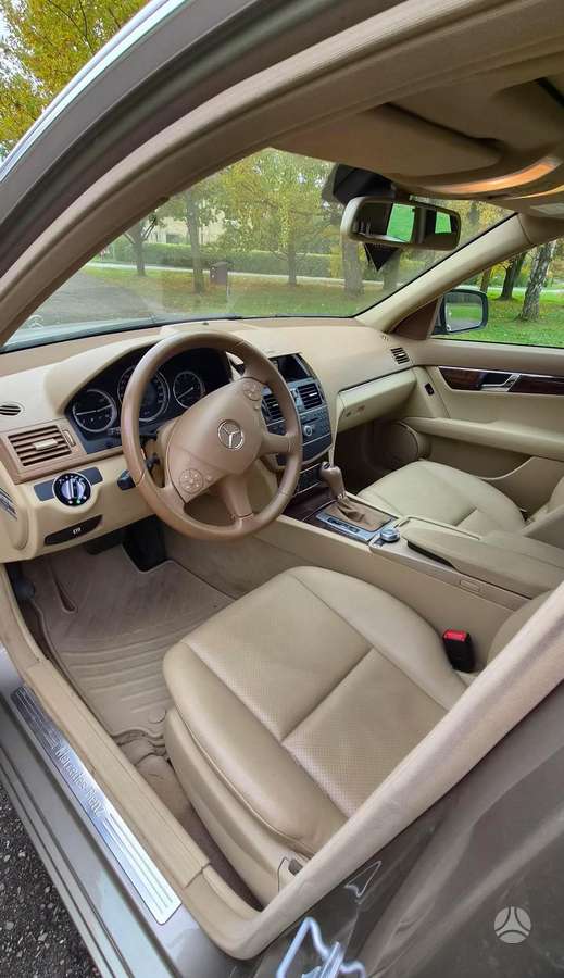 Mercedes-Benz C320 2008 — engine 3000 cm³, 245 HP (180kW)