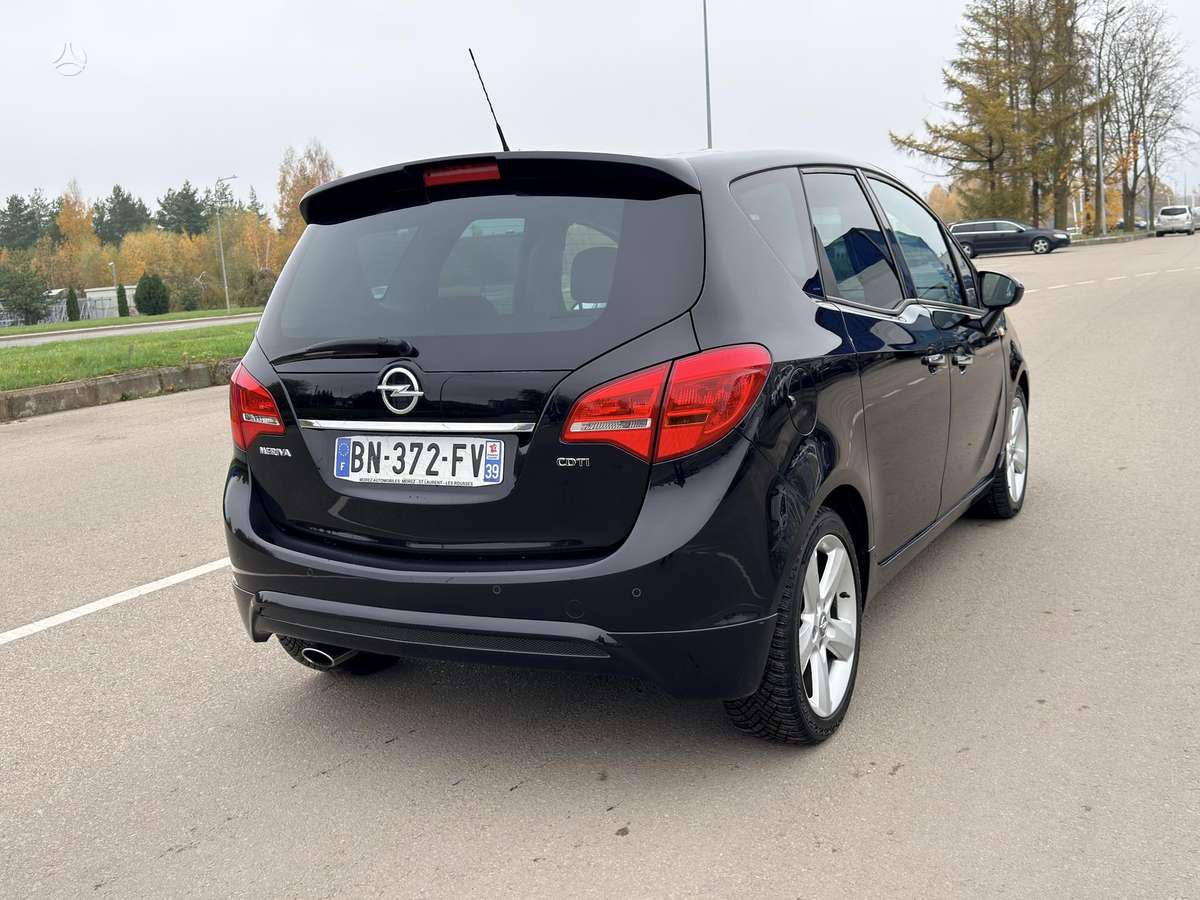 Opel Meriva 2011 — photo 10