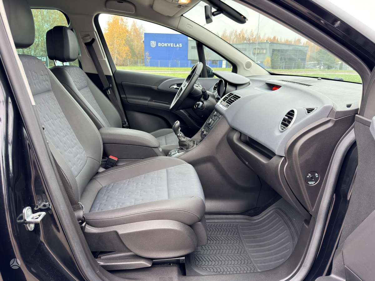 Opel Meriva 2011 — photo 14
