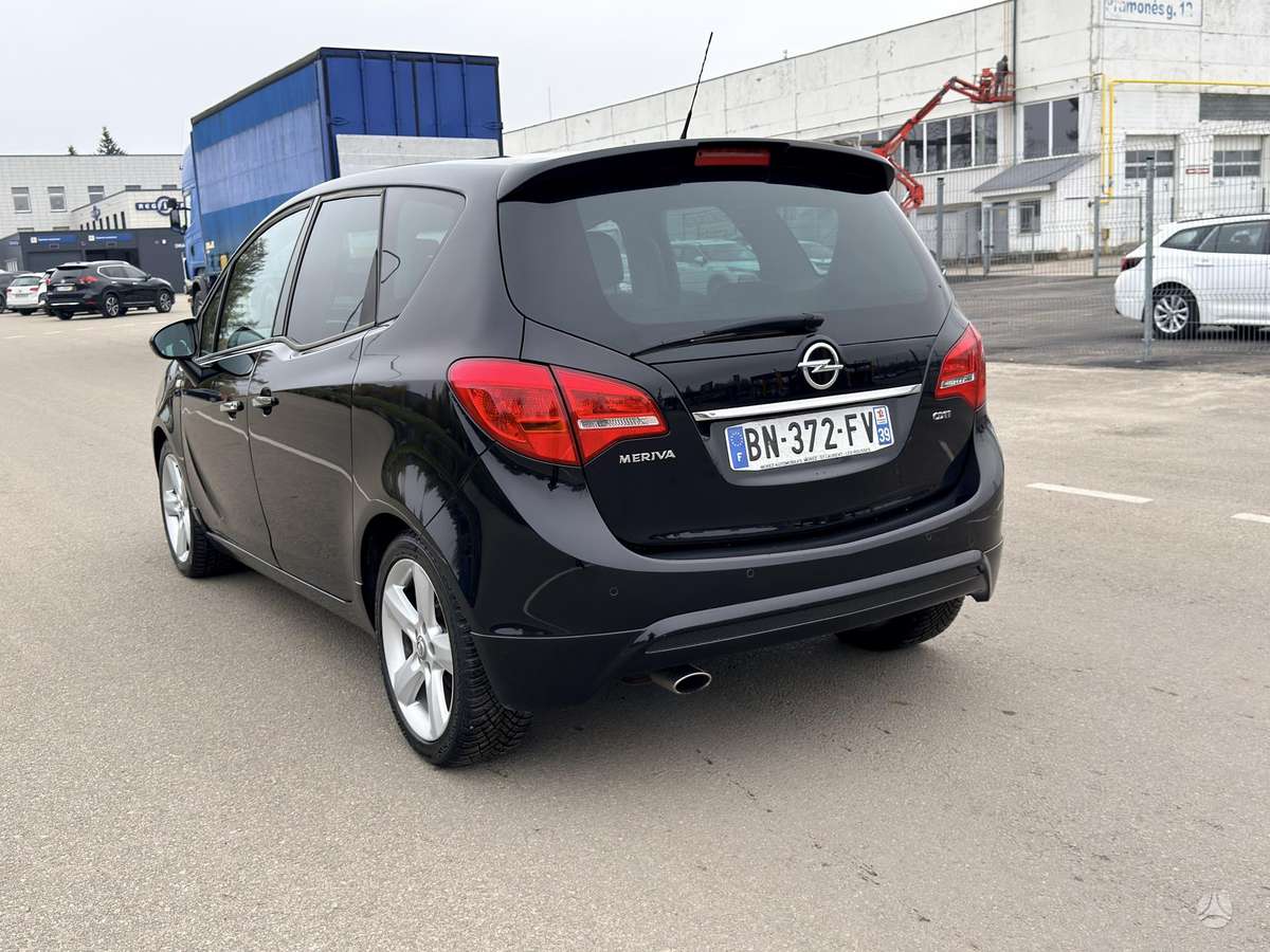 Opel Meriva 2011 — photo 9