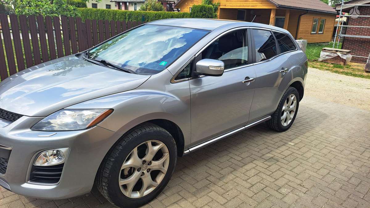 Mazda CX-7 2011 — rear view