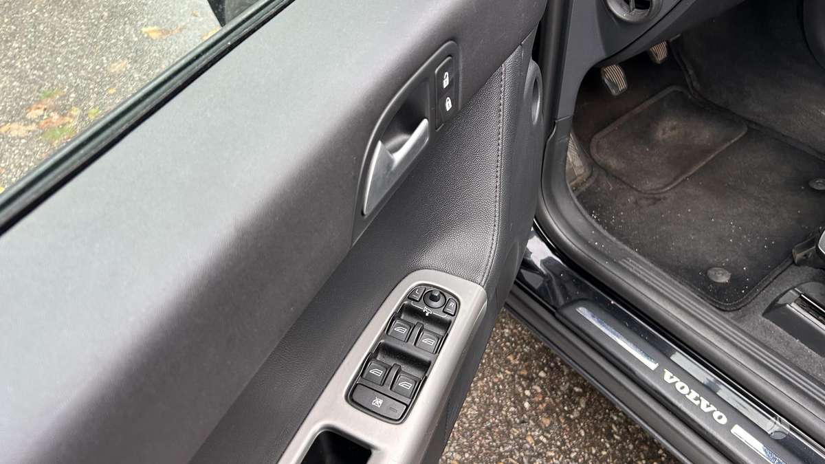 Volvo V50 2007 — photo 13
