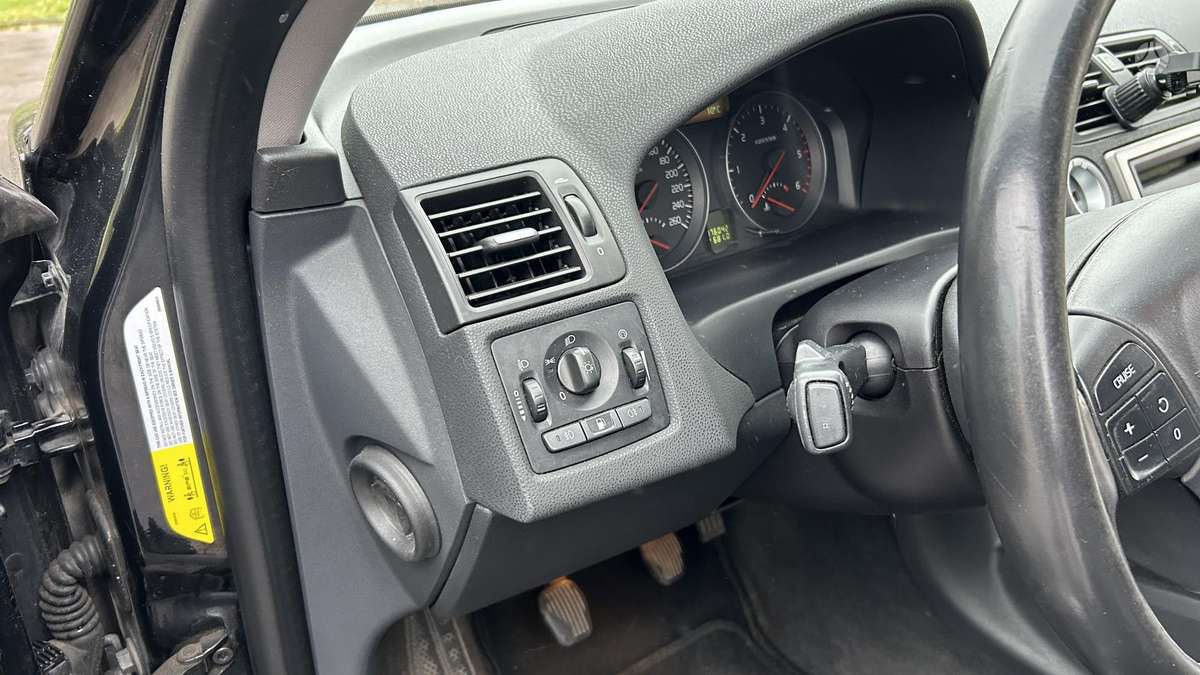 Volvo V50 2007 — photo 14