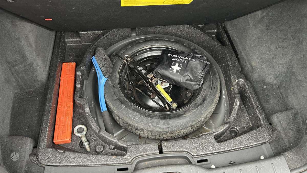 Volvo V50 2007 — photo 18