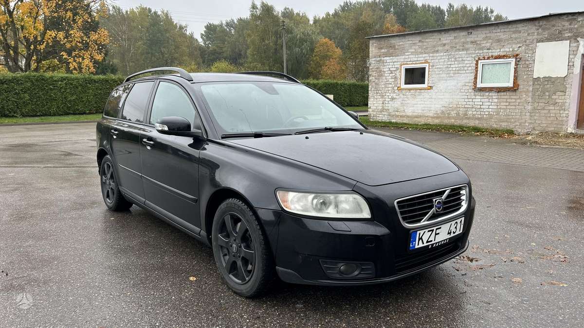 Volvo V50 2007 — interior