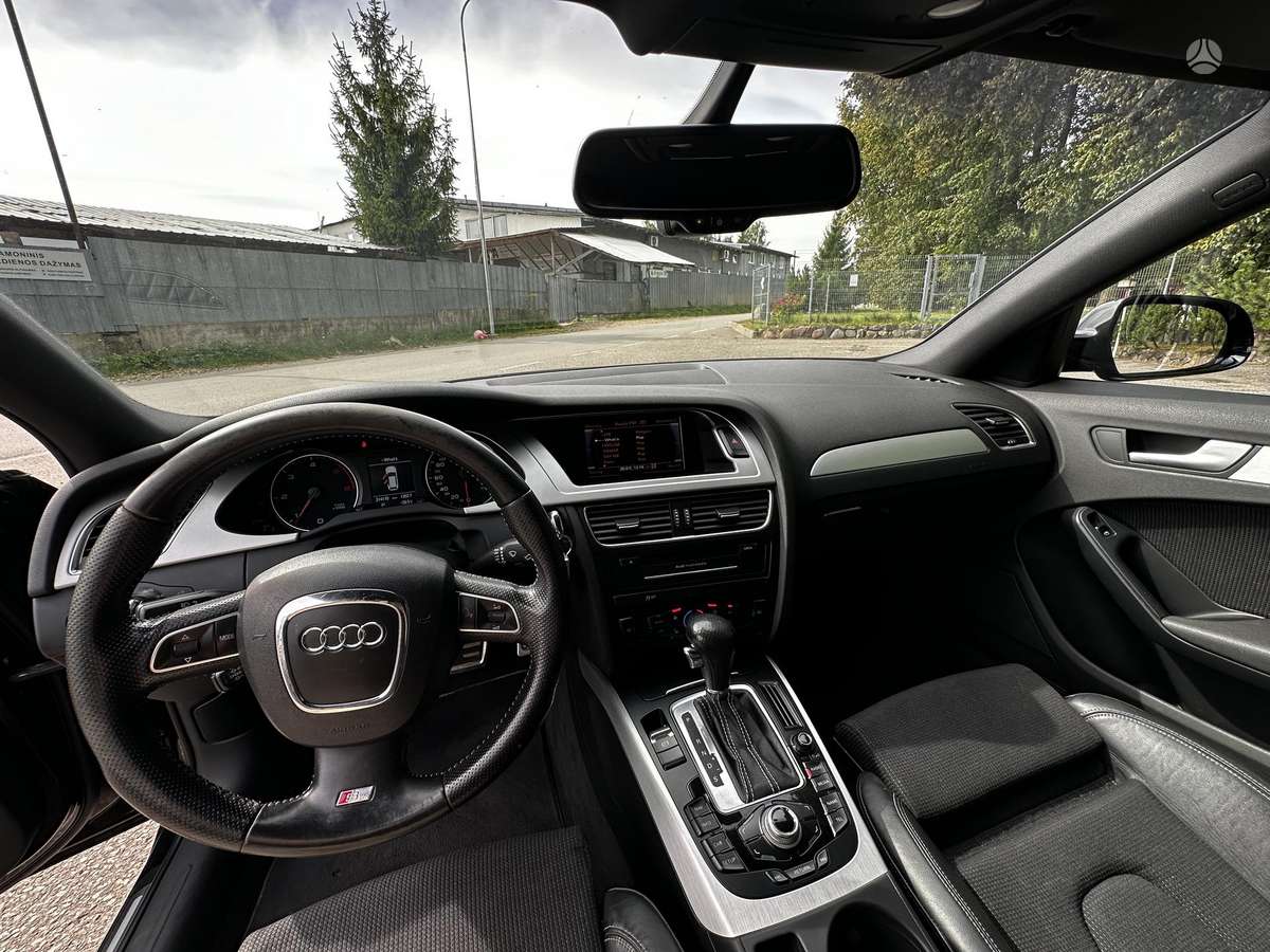 Audi A4 2011 — photo 12