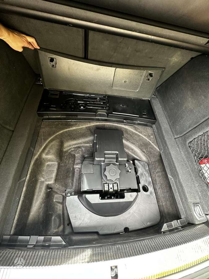 Audi A4 2011 — photo 17