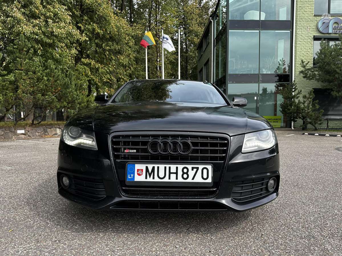 Audi A4 2011 — rear view