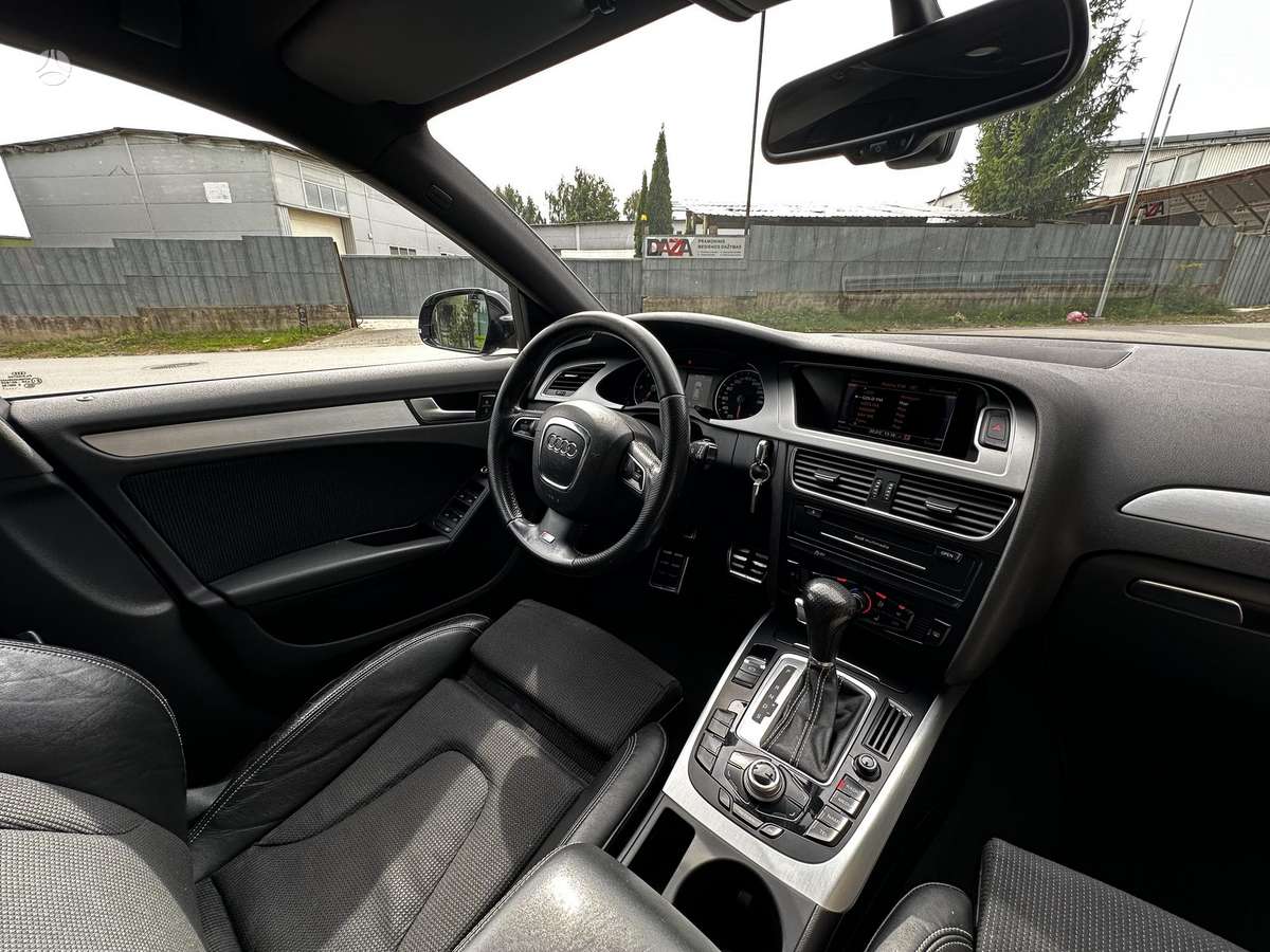 Audi A4 2011 — photo 22