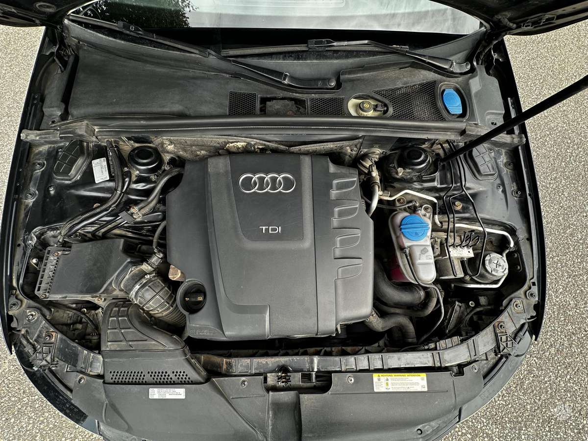 Audi A4 2011 — photo 23