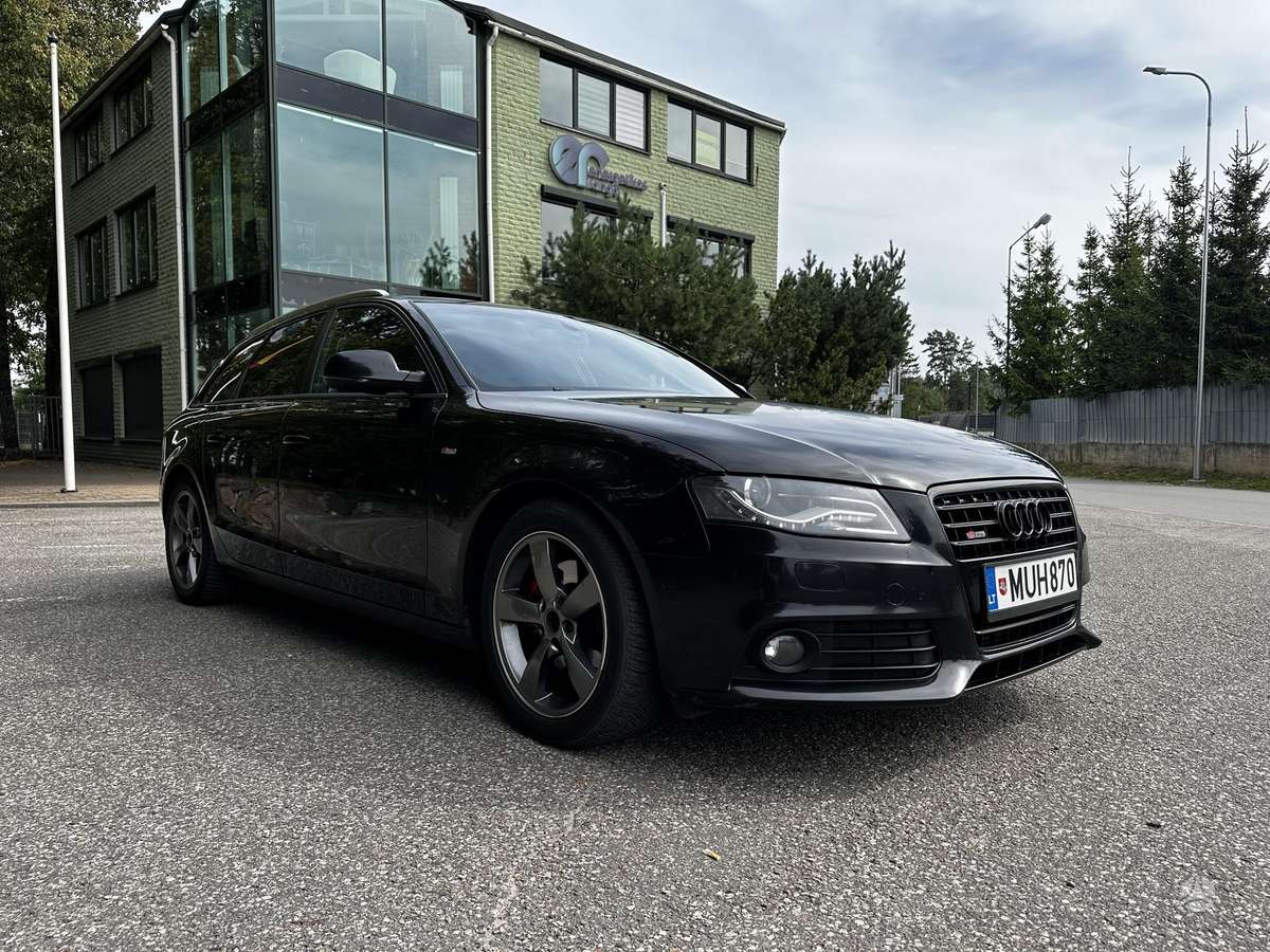 Audi A4 2011 — interior