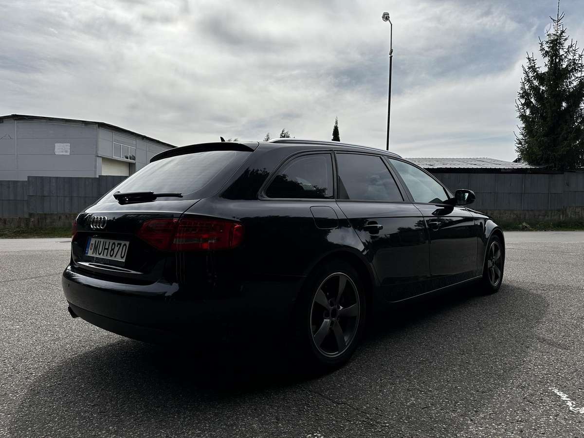 Audi A4 2011 — photo 5