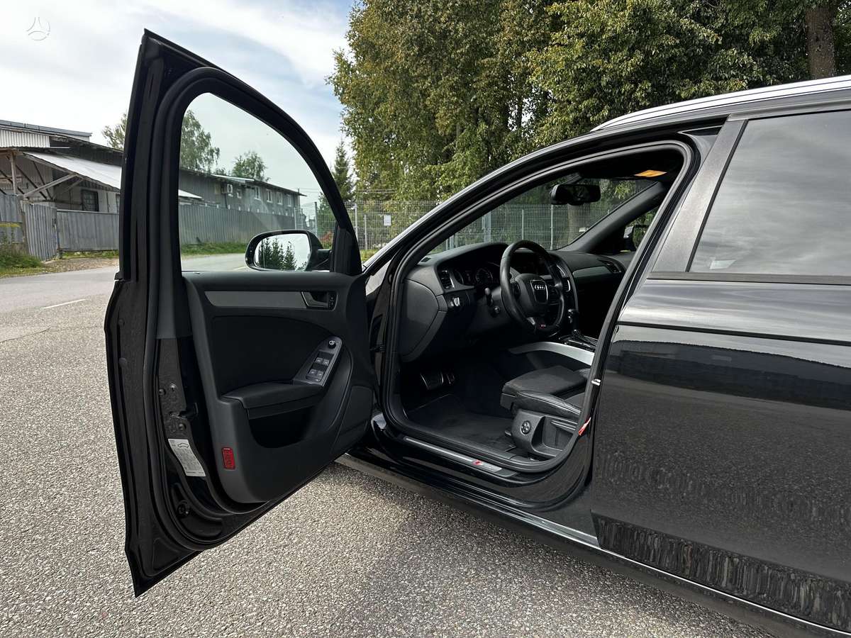 Audi A4 2011 — photo 9
