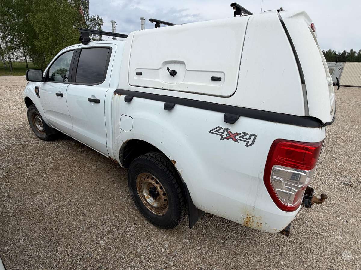 Ford Ranger 2015 — interior