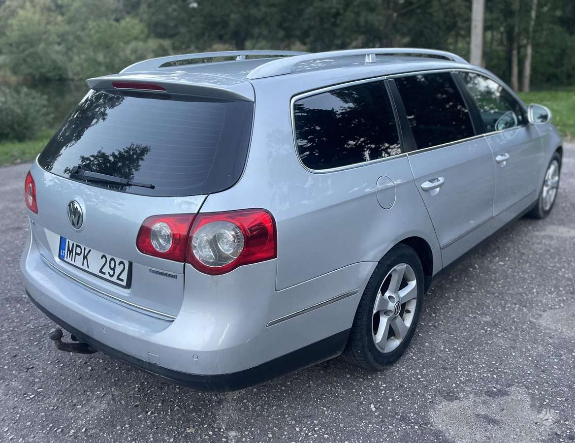 Volkswagen Passat 2009 — салон