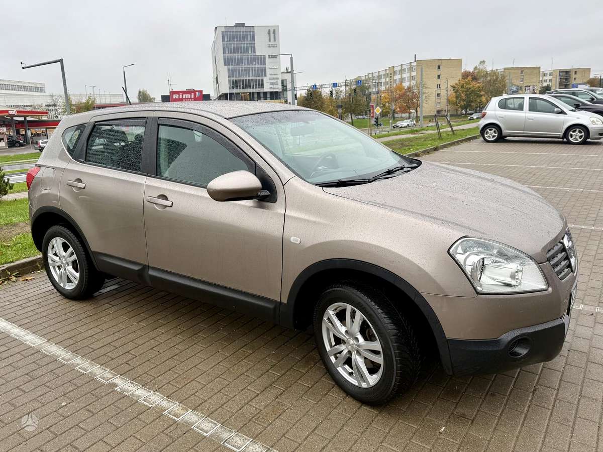 Nissan Qashqai 2009 — engine 1598 cm³, 114 HP (84kW)