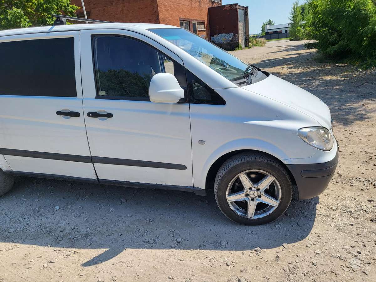 Mercedes-Benz Vito 2004 — вигляд ззаду