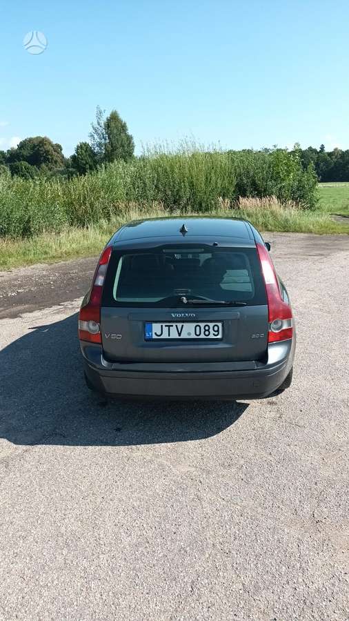 Volvo V50 2005 — салон