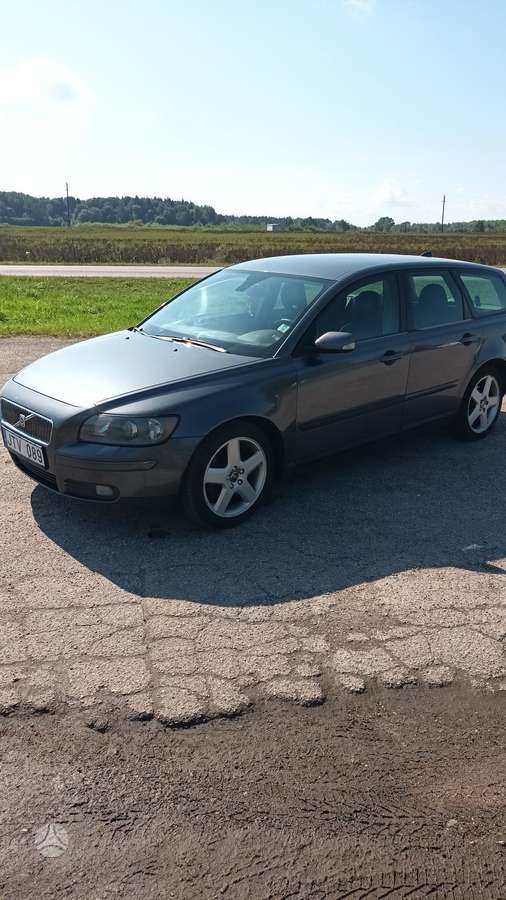 Volvo V50 2005 — двигун 1997 cm³, 136 HP (100kW)