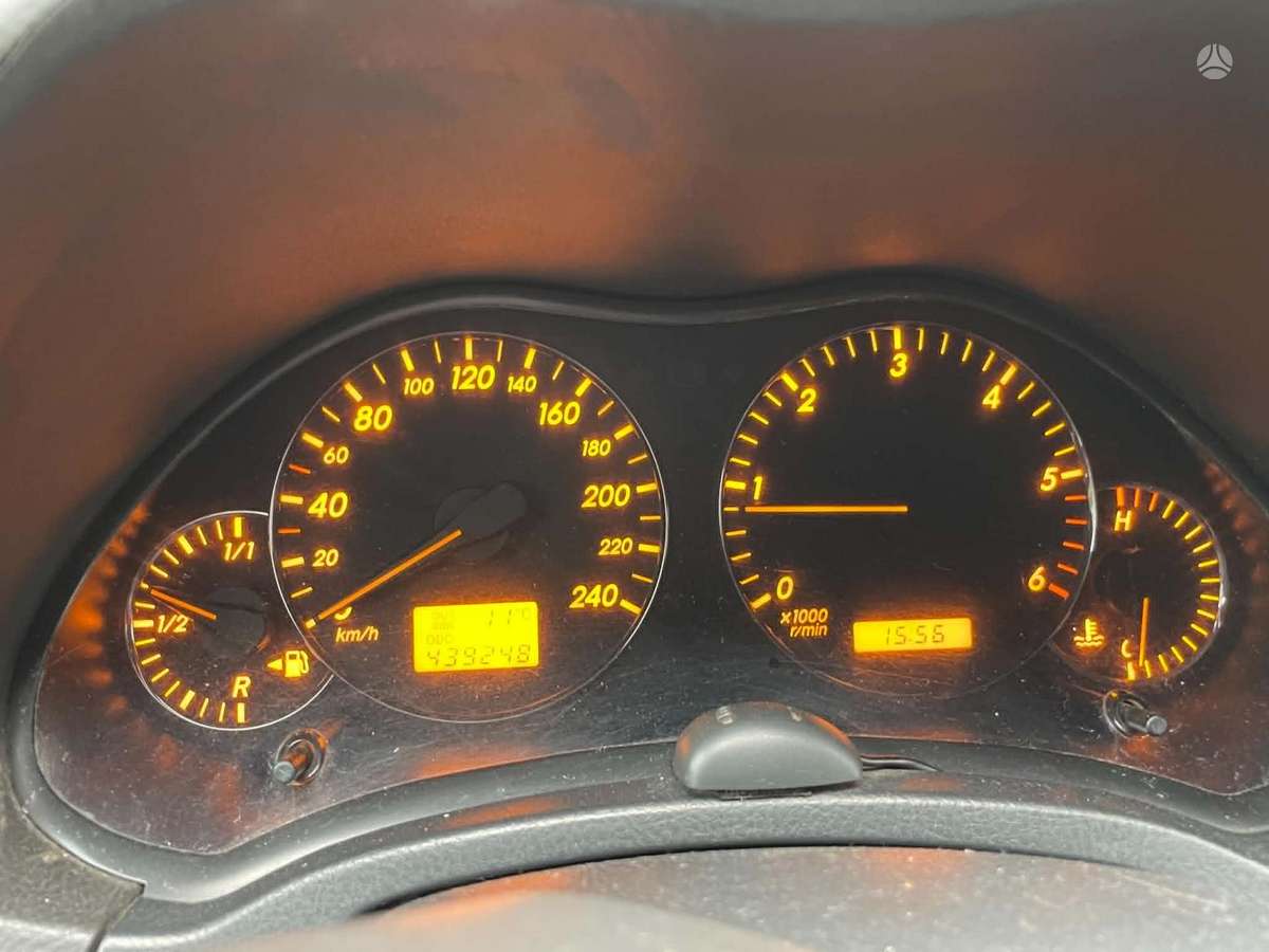 Toyota Avensis 2004 — photo 8