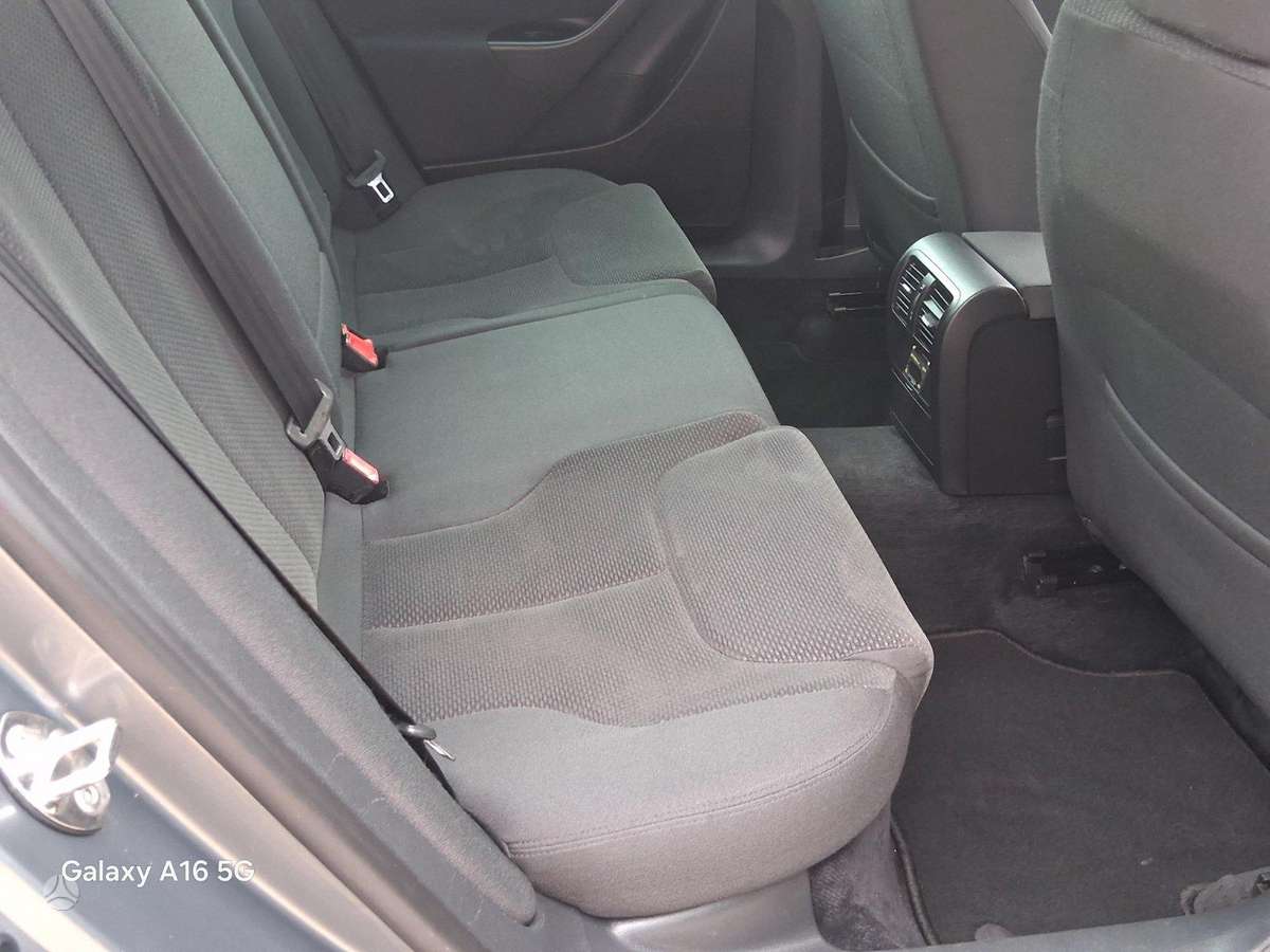 Volkswagen Passat 2009 — photo 13
