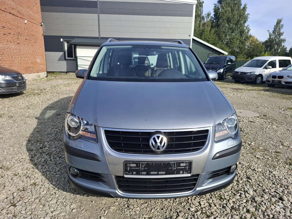 Volkswagen Touran 2007 — interior