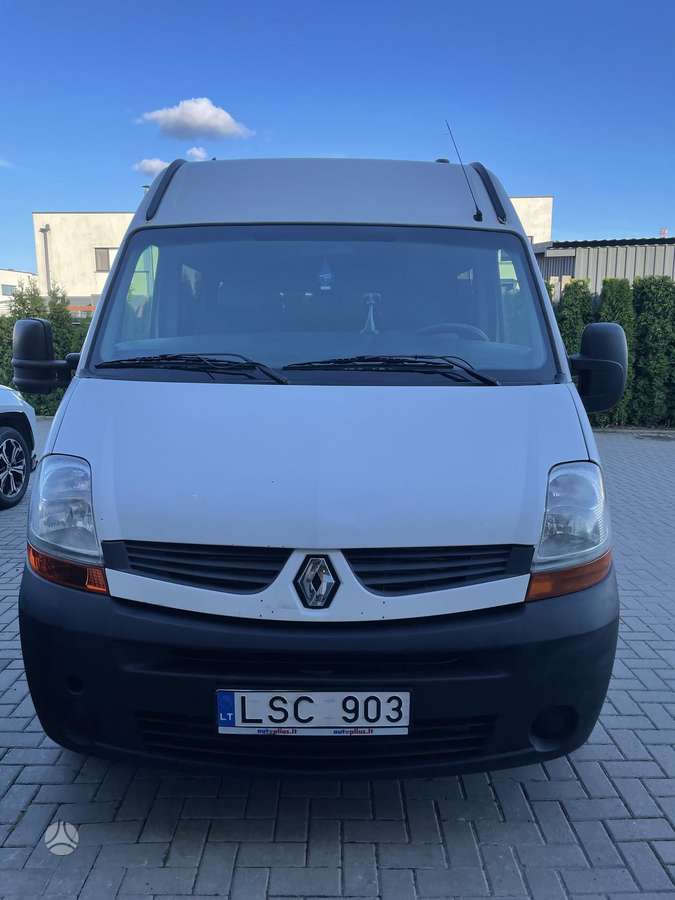 Renault Master 2009 — rear view