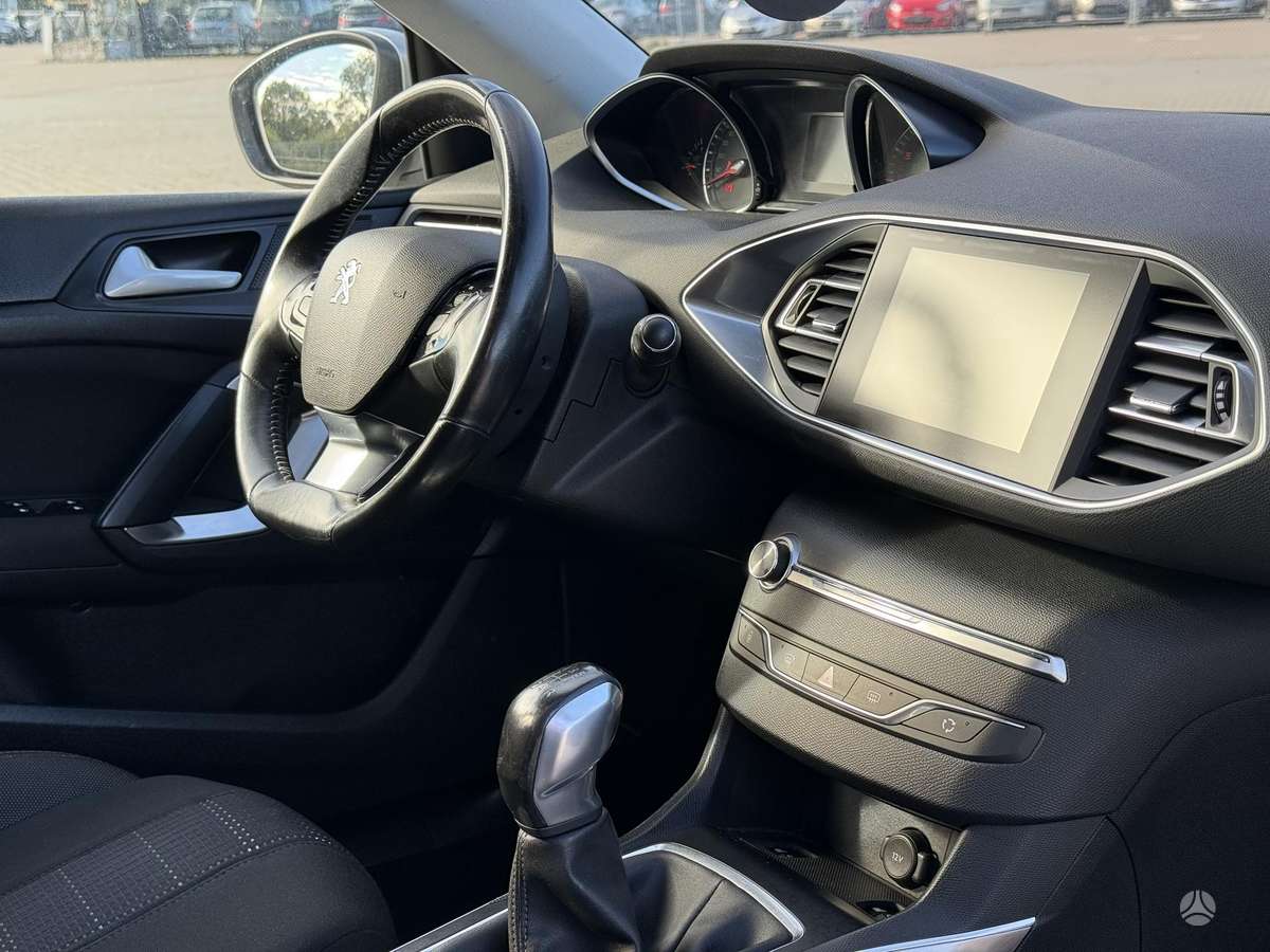 Peugeot 308 2015 — photo 14