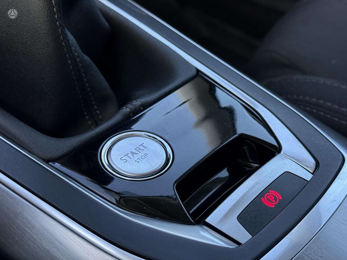 Peugeot 308 2015 — photo 31