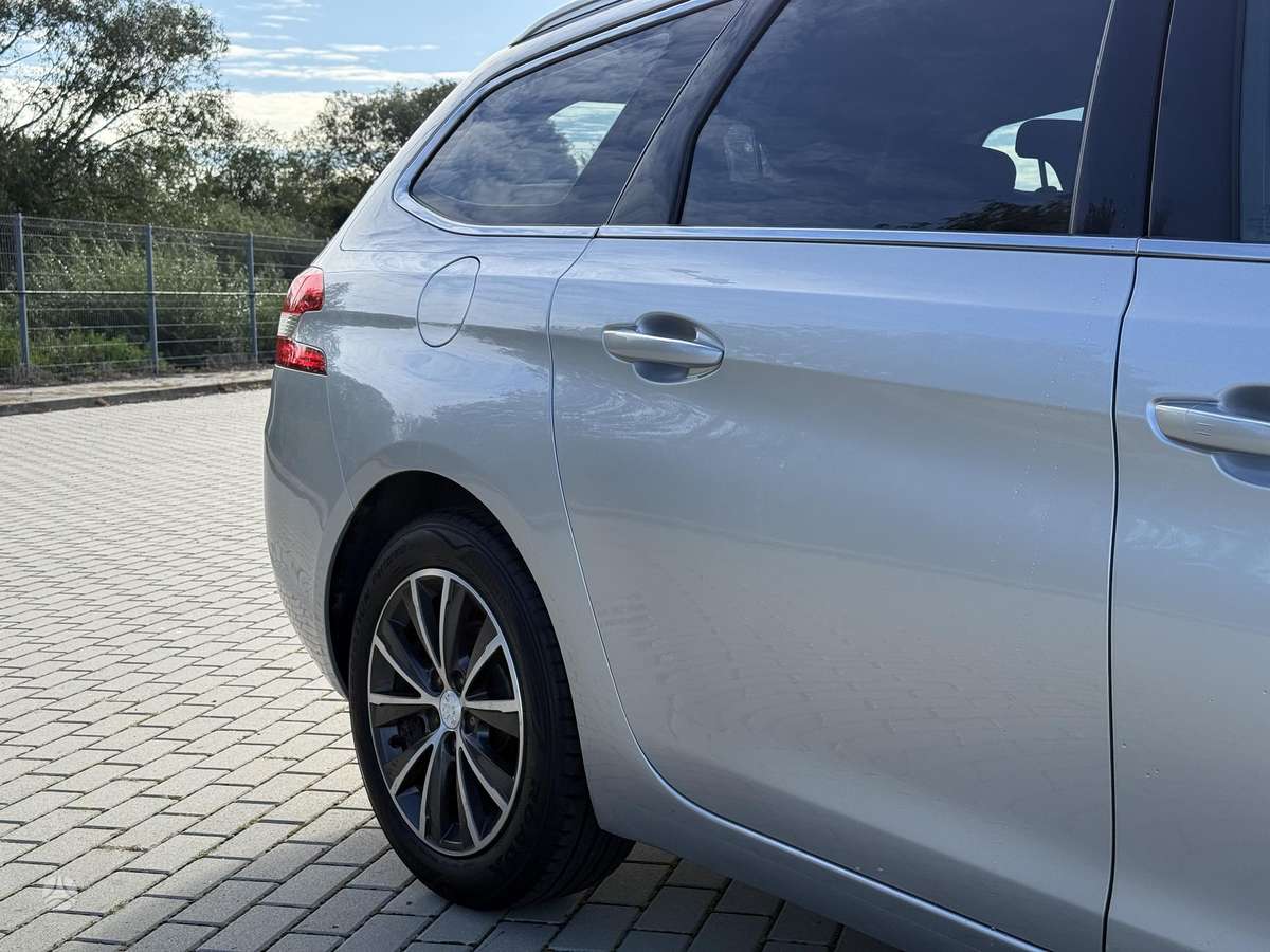 Peugeot 308 2015 — photo 8