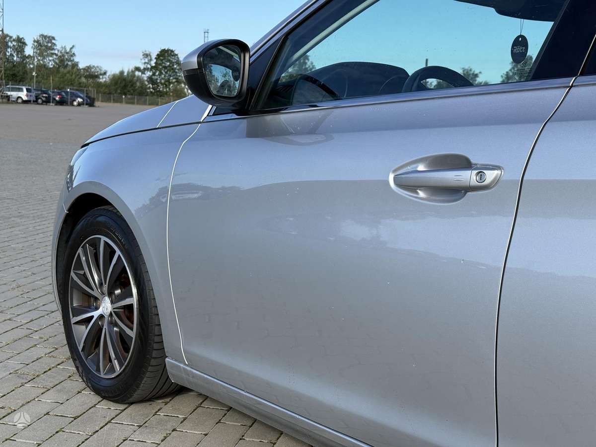 Peugeot 308 2015 — photo 9