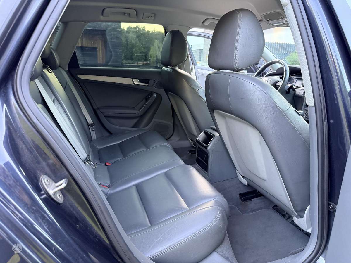 Audi A4 2012 — photo 10