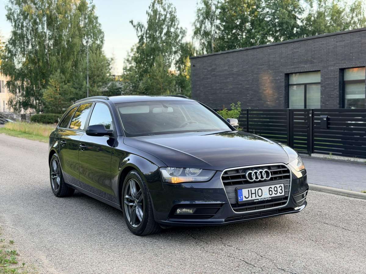 Audi A4 2012 — interior