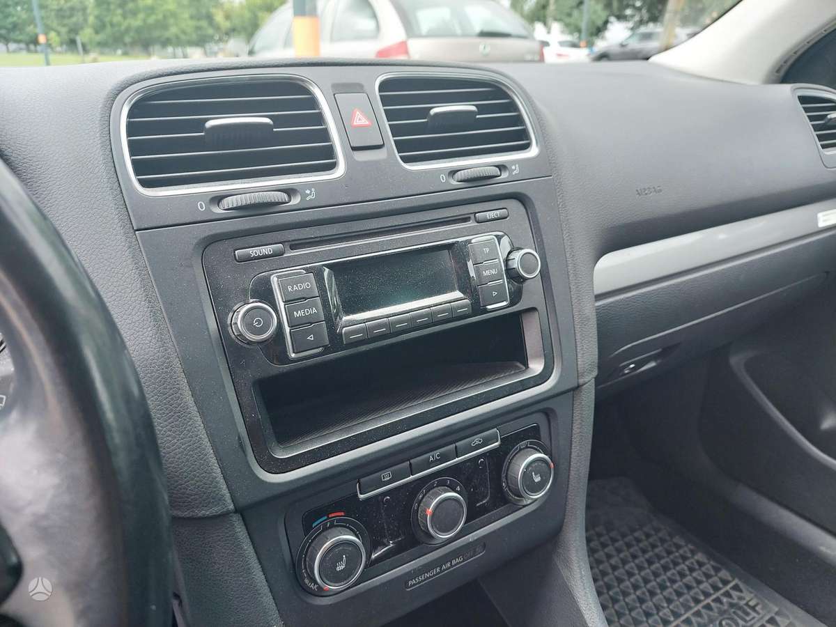 Skoda Octavia 2012 — interior