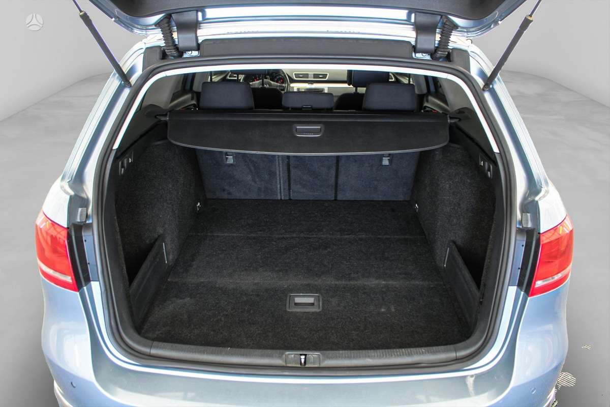 Volkswagen Passat 2011 — photo 15