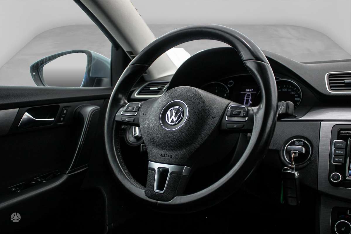 Volkswagen Passat 2011 — photo 9
