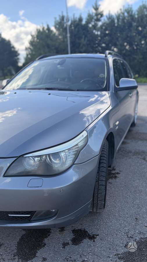 BMW 530 2009 — вигляд ззаду