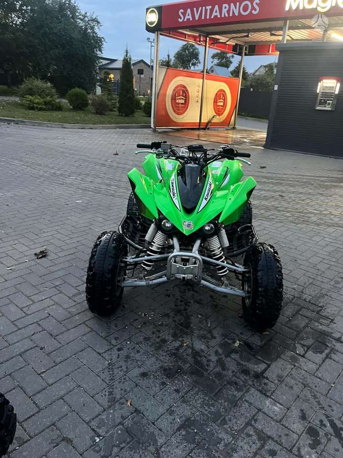 Kawasaki KFX 2012 — вигляд ззаду