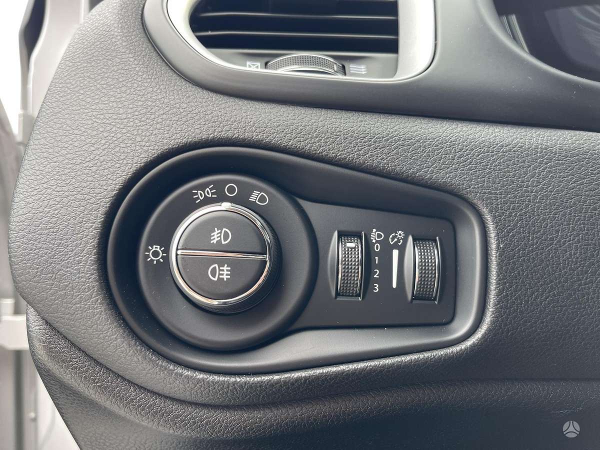 Jeep Renegade 2014 — фото 13