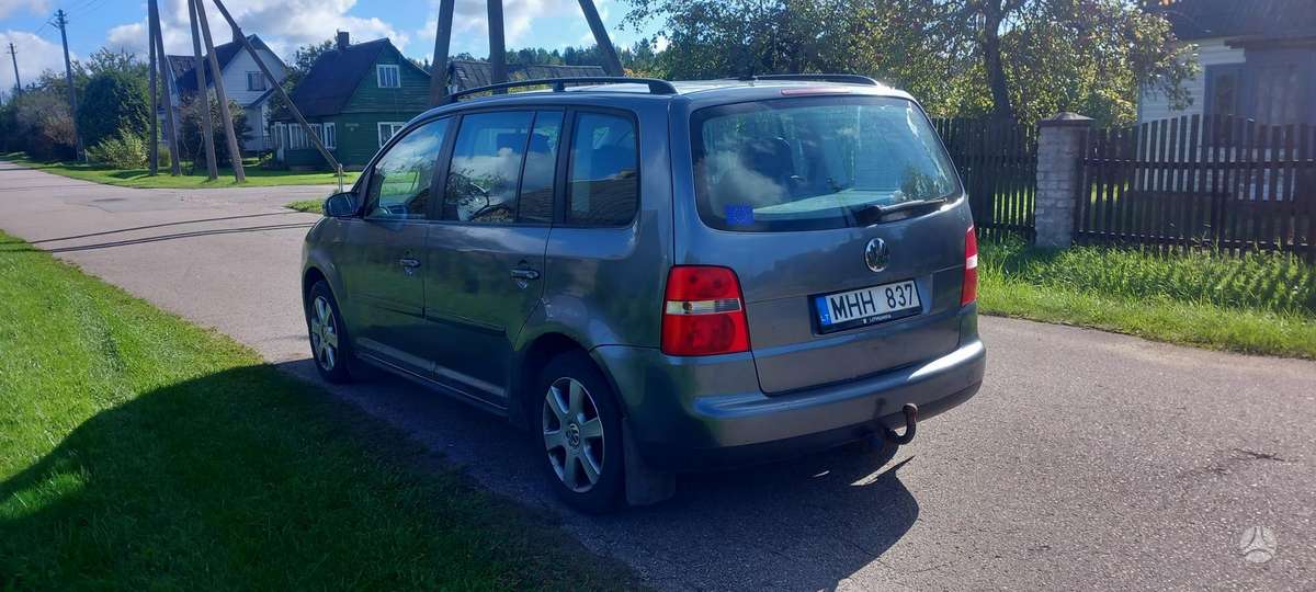 Volkswagen Touran 2006 — interior