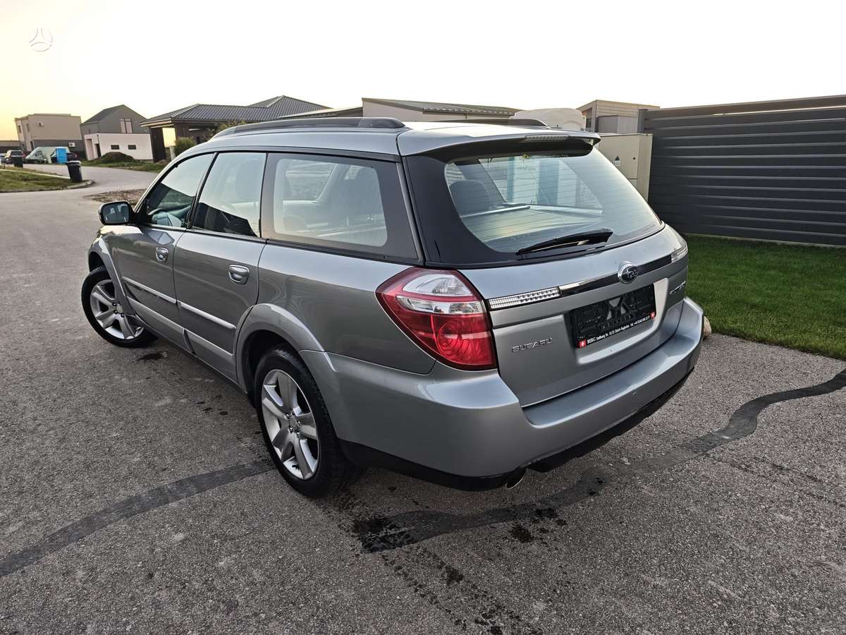 Subaru Outback 2008 — двигун 2457 cm³, 173 HP (127kW)