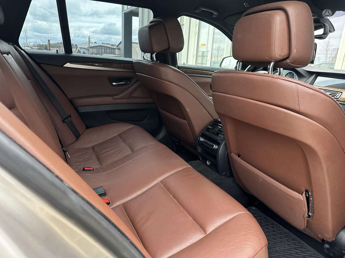BMW 530 2011 — photo 10