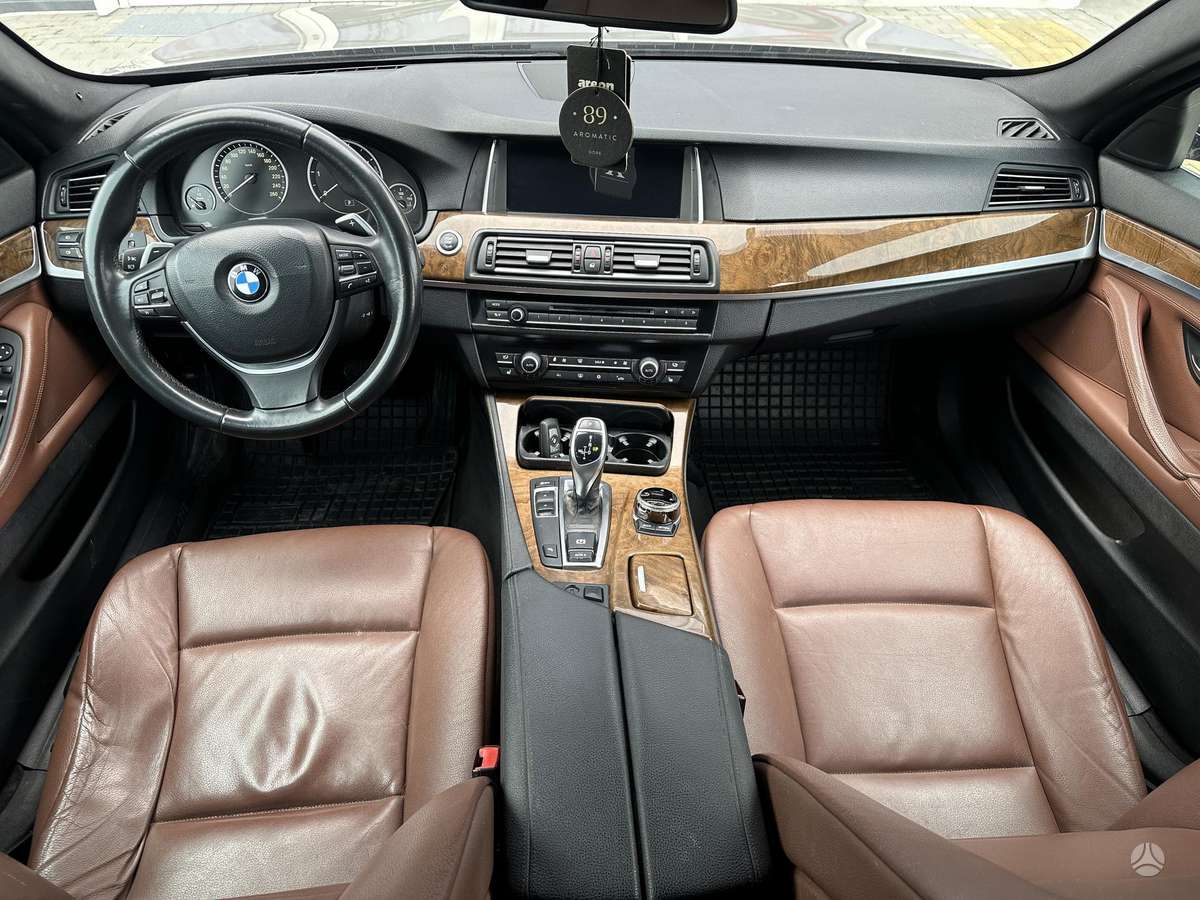 BMW 530 2011 — photo 11