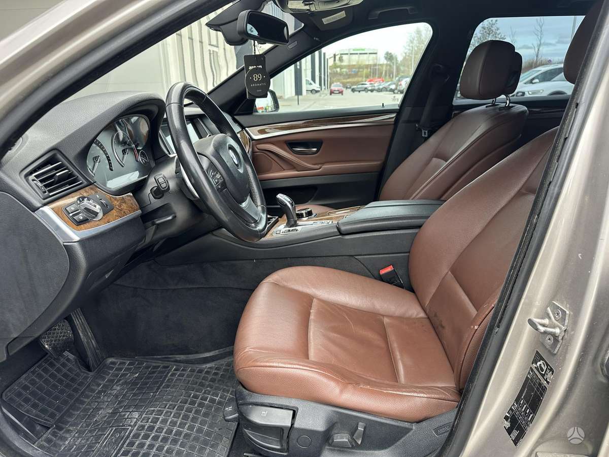 BMW 530 2011 — photo 7