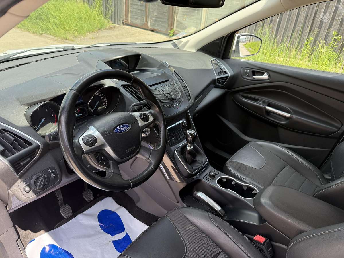 Ford Kuga 2014 — photo 11
