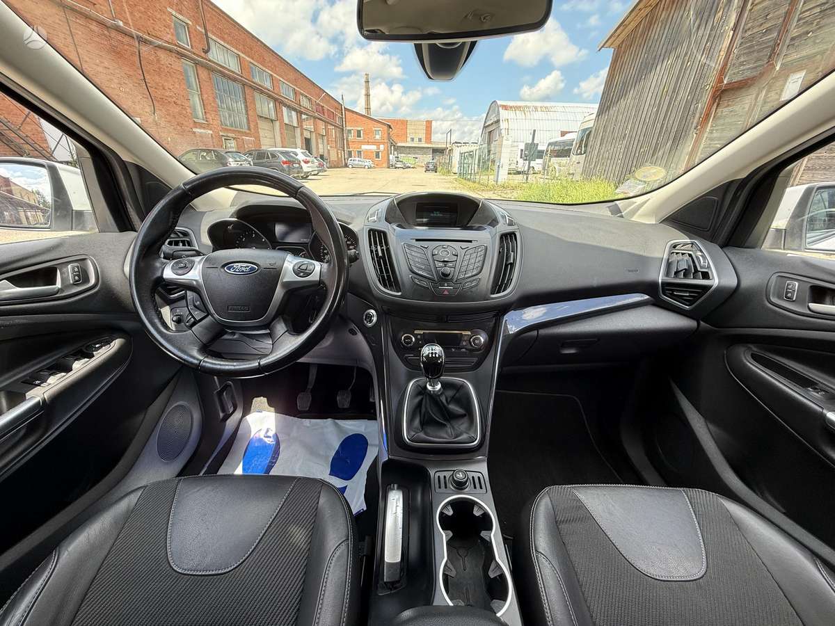 Ford Kuga 2014 — photo 12