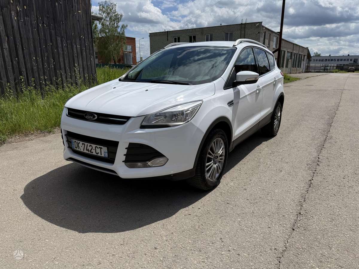 Ford Kuga 2014 — rear view