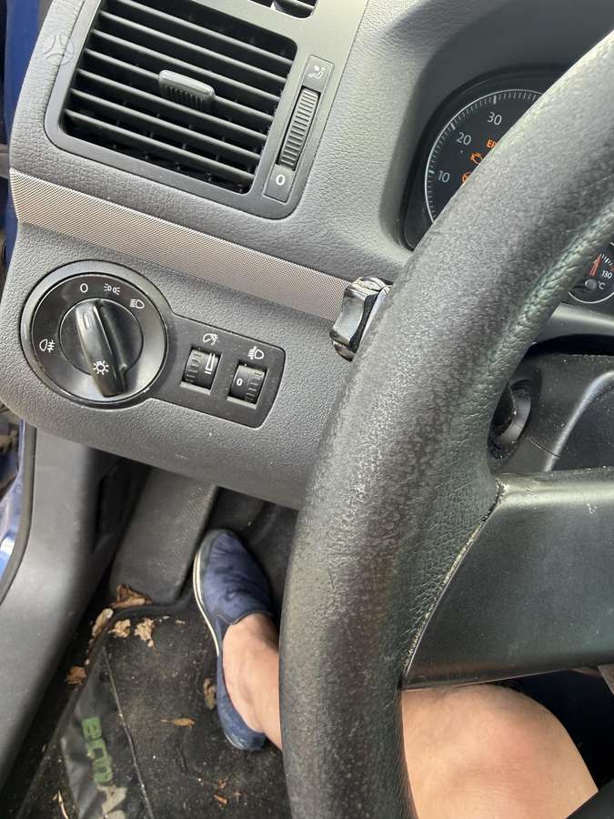 Volkswagen Touran 2006 — photo 11