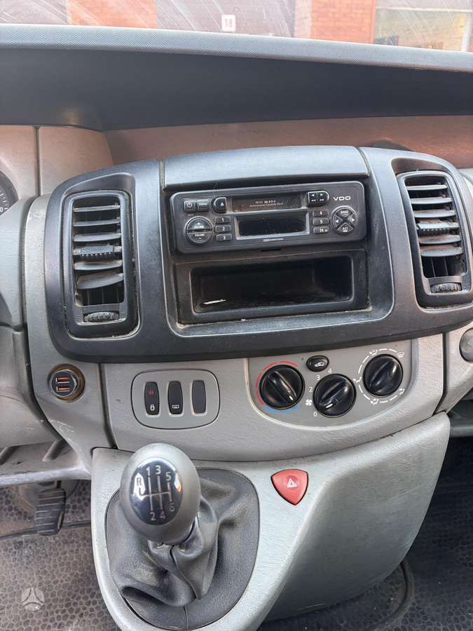 Opel Vivaro 2007 — photo 9