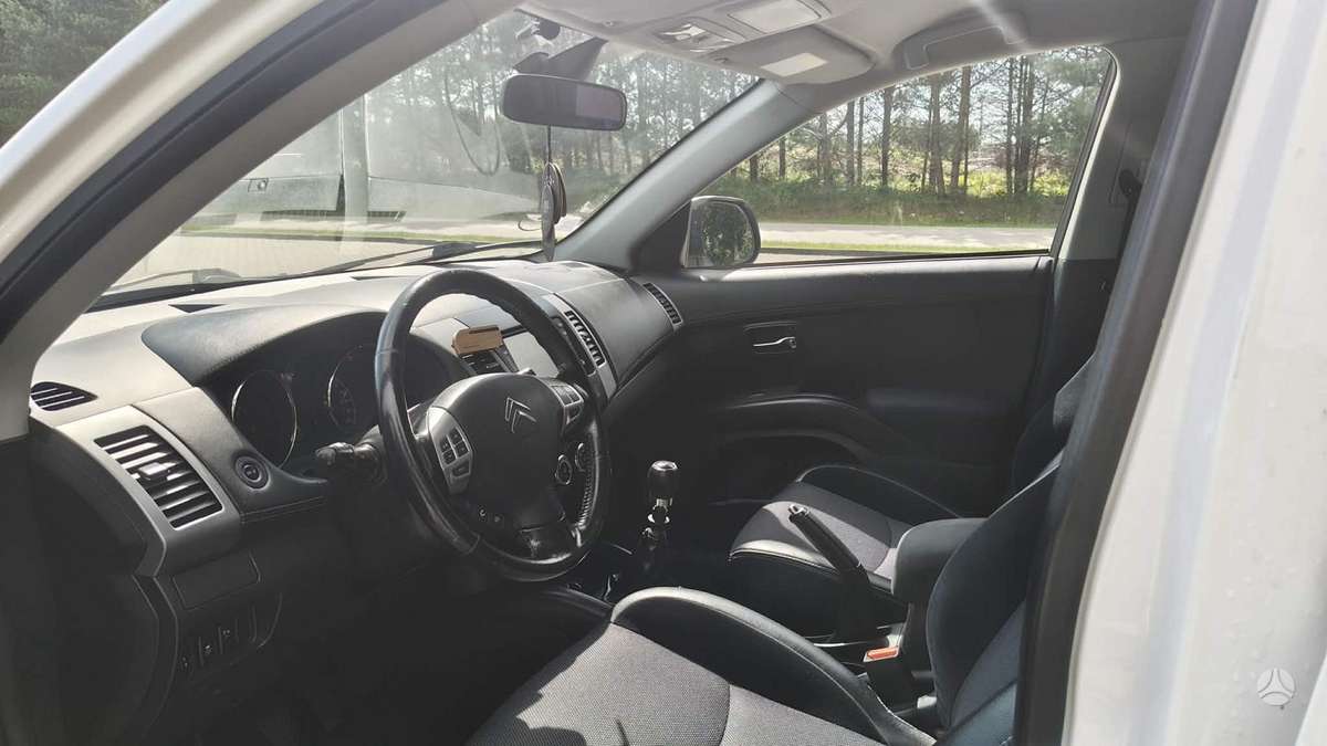 Citroen C-Crosser 2011 — photo 10